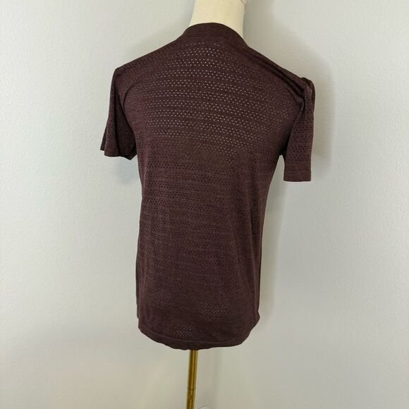 [lululemon athletica] Maroon Short Sleeve Mesh Tee - Size 6 - Picture 3 of 4